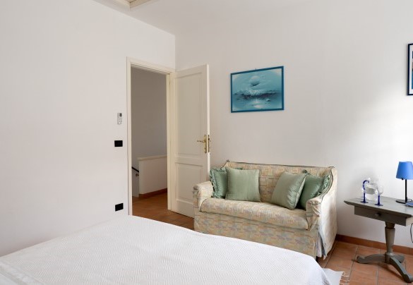 Double bedroom no. 3 (first floor) - Villa Perelle 