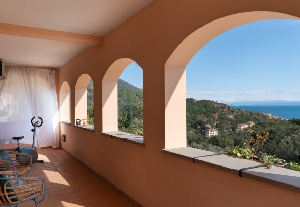 Terrace accessible from both bedrooms on the first floor - Villa Perelle 