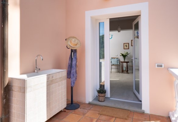 Direct access to the garden from double bedroom no. 1 - Villa Perelle 