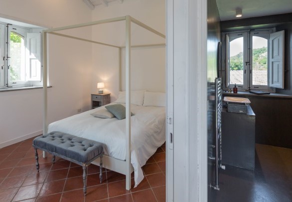 The bathroom n. 7 with shower in annex 2 – Villa Terre Normanne