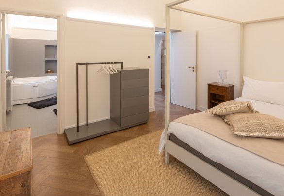 The double room n. 5 on the first floor of annex 1 – Villa Terre Normanne