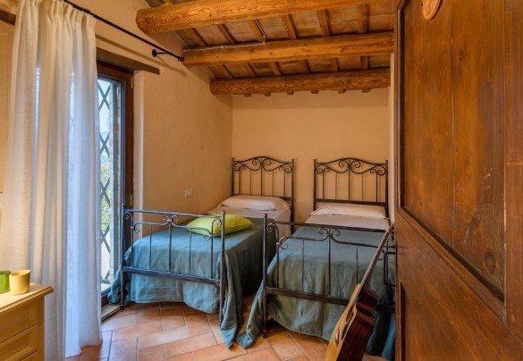 Twin bedroom with joinable beds no. 3, ground floor – Villa Valgiorgia
