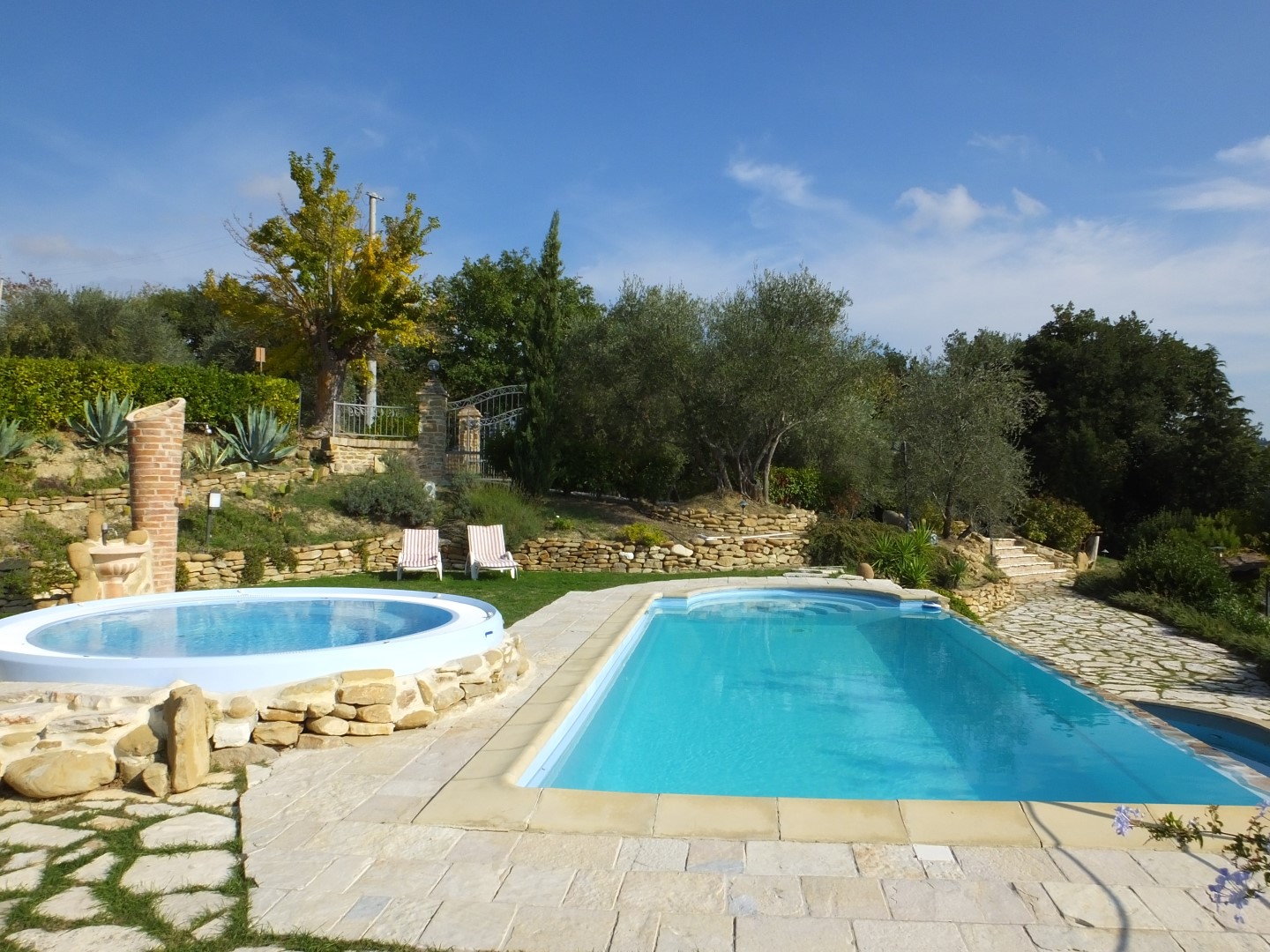 Swimming pool, whirlpool tub and solarium – Villa Valgiorgia